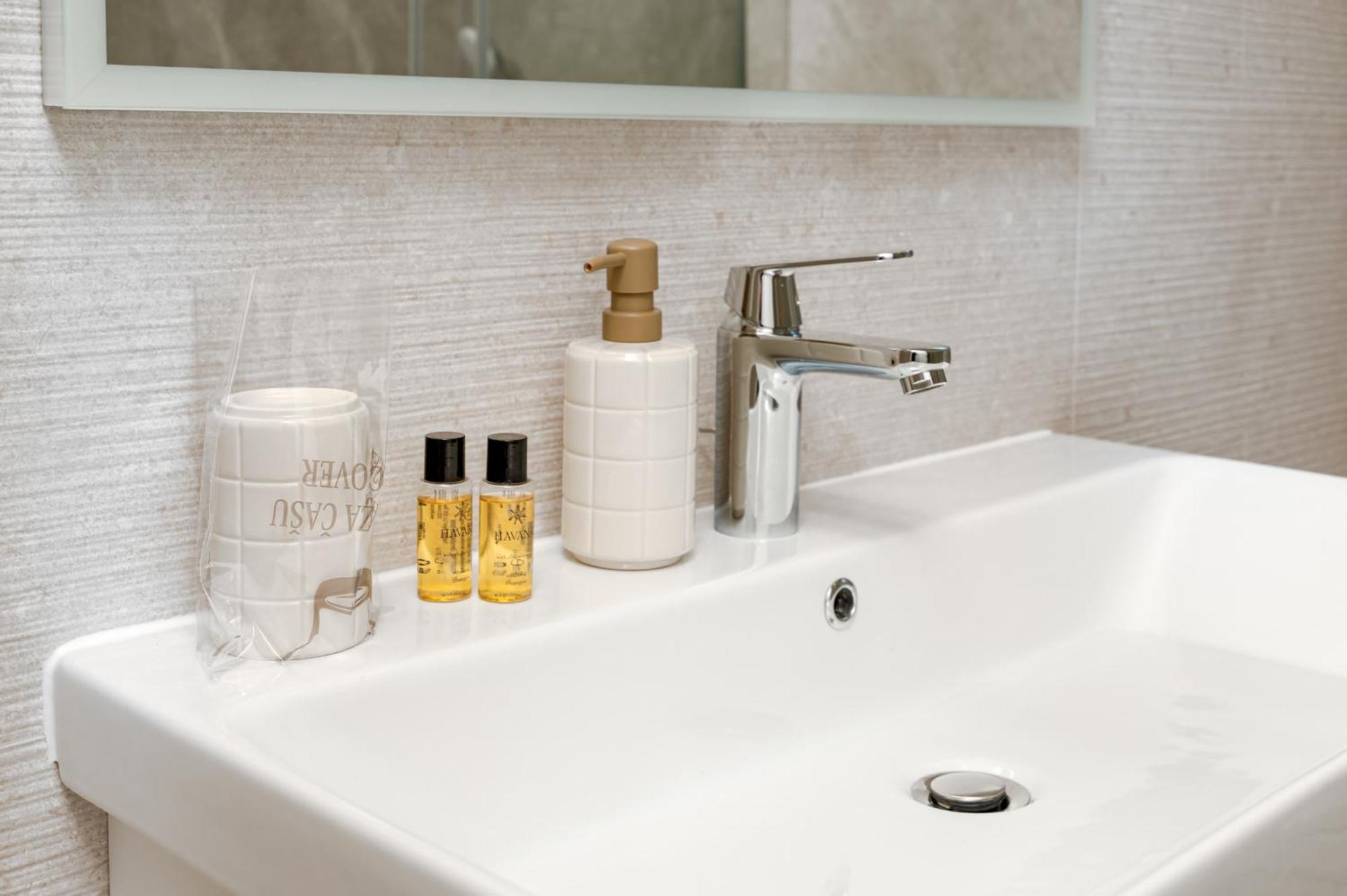 Luxury Adria Sea City & Mountain View Apartment Макарска Экстерьер фото