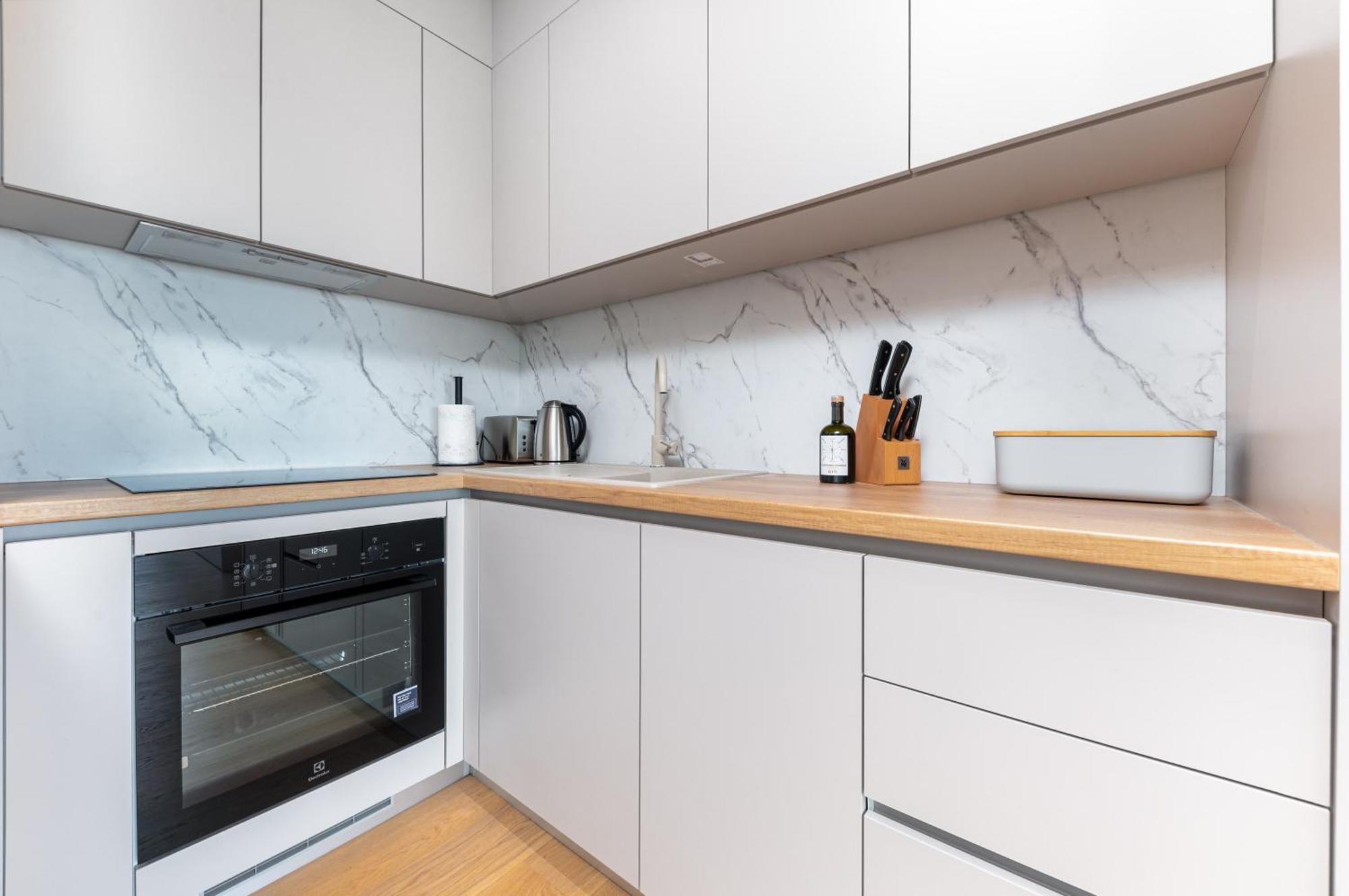 Luxury Adria Sea City & Mountain View Apartment Макарска Экстерьер фото